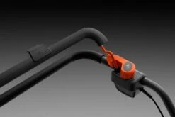 Husqvarna LC 137i Cordless Lawn Mower 37.5cm -Husqvarna GE 799601