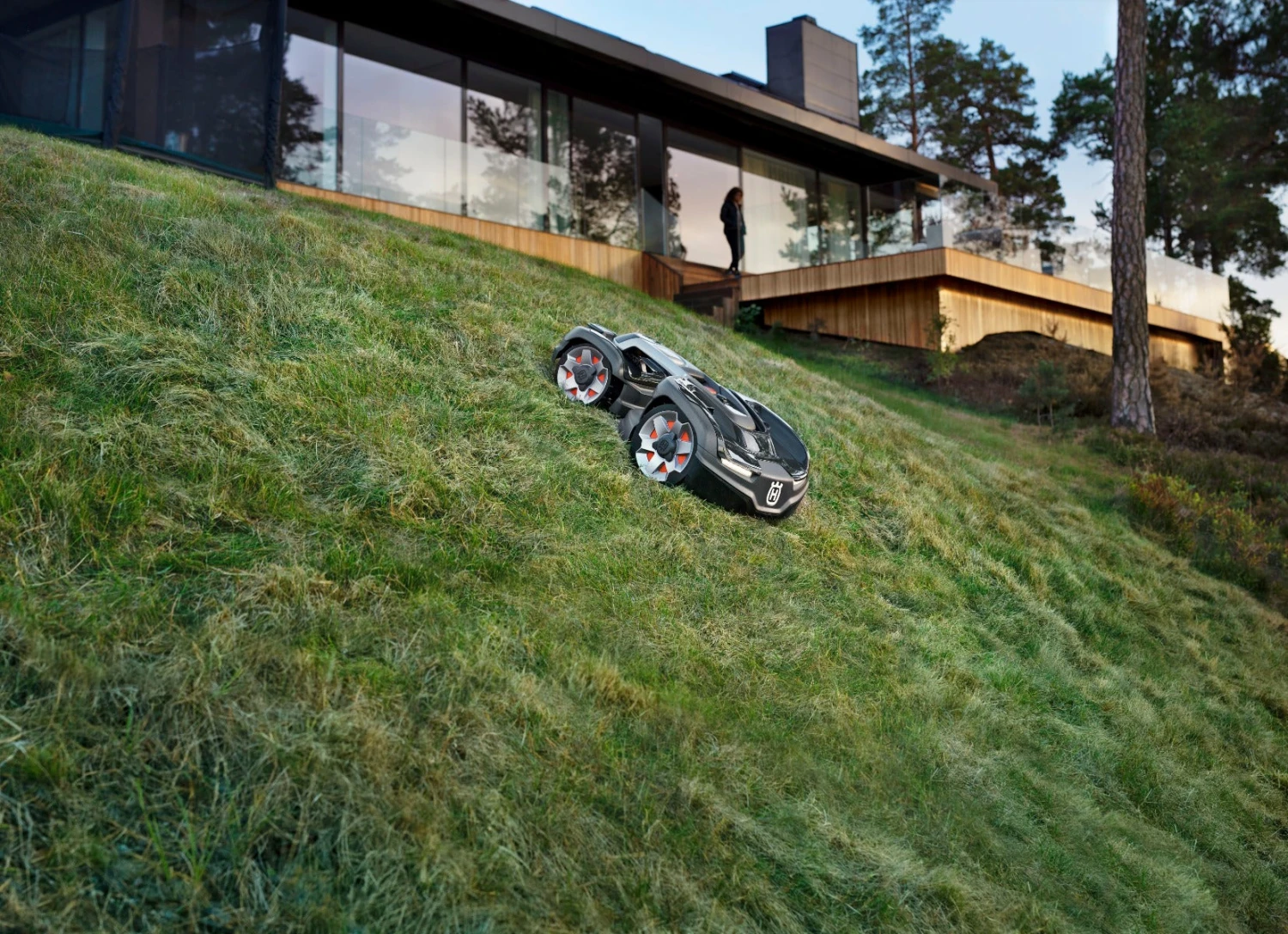 Husqvarna Automower 435X AWD Robotic Lawn Mower 9 Husqvarna Automower 435X AWD Robotic Lawn Mower - Image 9